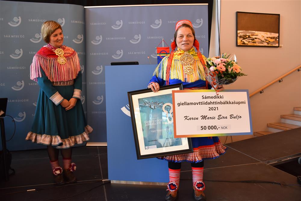 Deaddil ja stuora govva ihtá